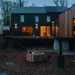 بيت للعطل Living - Designer - Scandi دربي